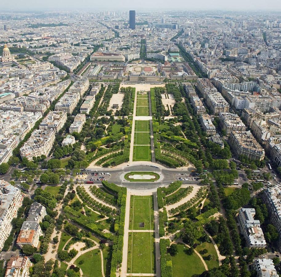 Studio Tour Eiffel Et Champs-Elysees Appartamento Parigi Esterno foto